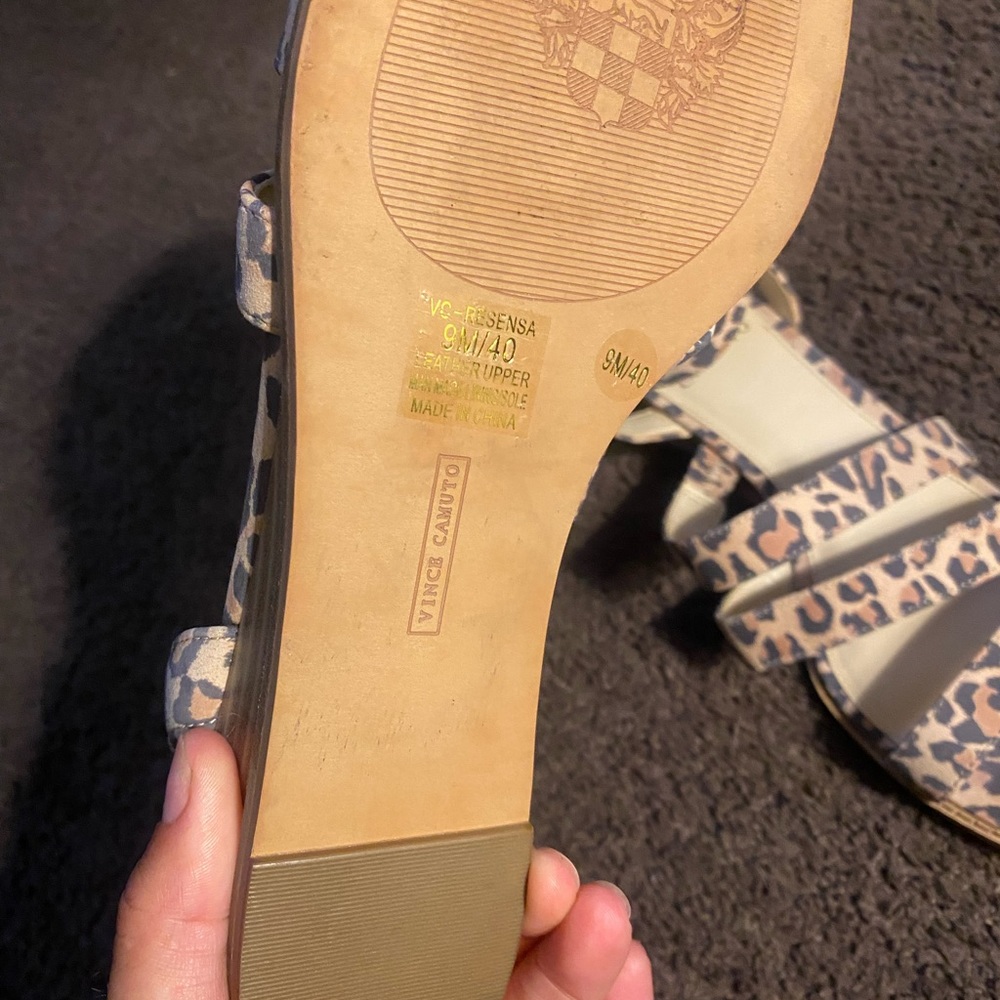 Like New Vince Camuto Leopard Sandals Sz 9 - Picture 5 of 6